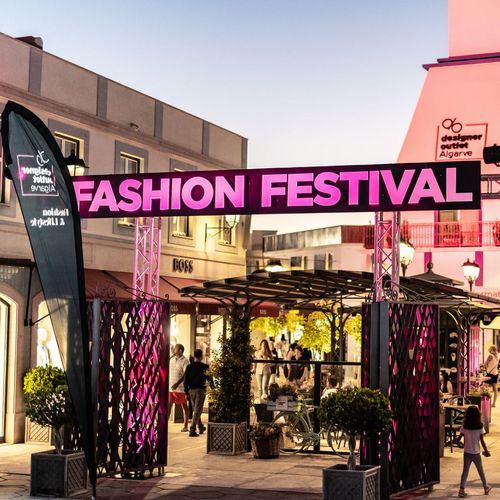 O Vogue Loves Fashion Festival está quase a começar! É já entre dia 25 e 28 de Julho, com muita animação, música e moda...